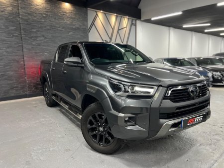 TOYOTA HILUX 2.4 D-4D Invincible X Auto 4WD Euro 6 4dr (TSS, 3.5t)