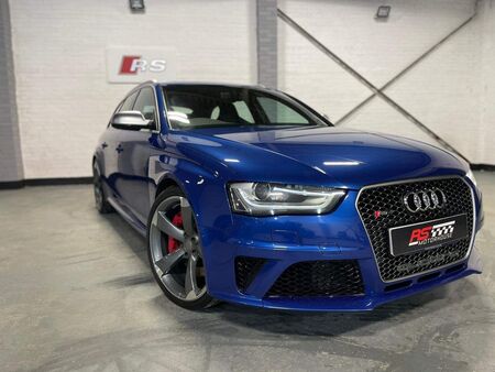 AUDI RS4 4.2 FSI V8 S Tronic quattro Euro 5 5dr